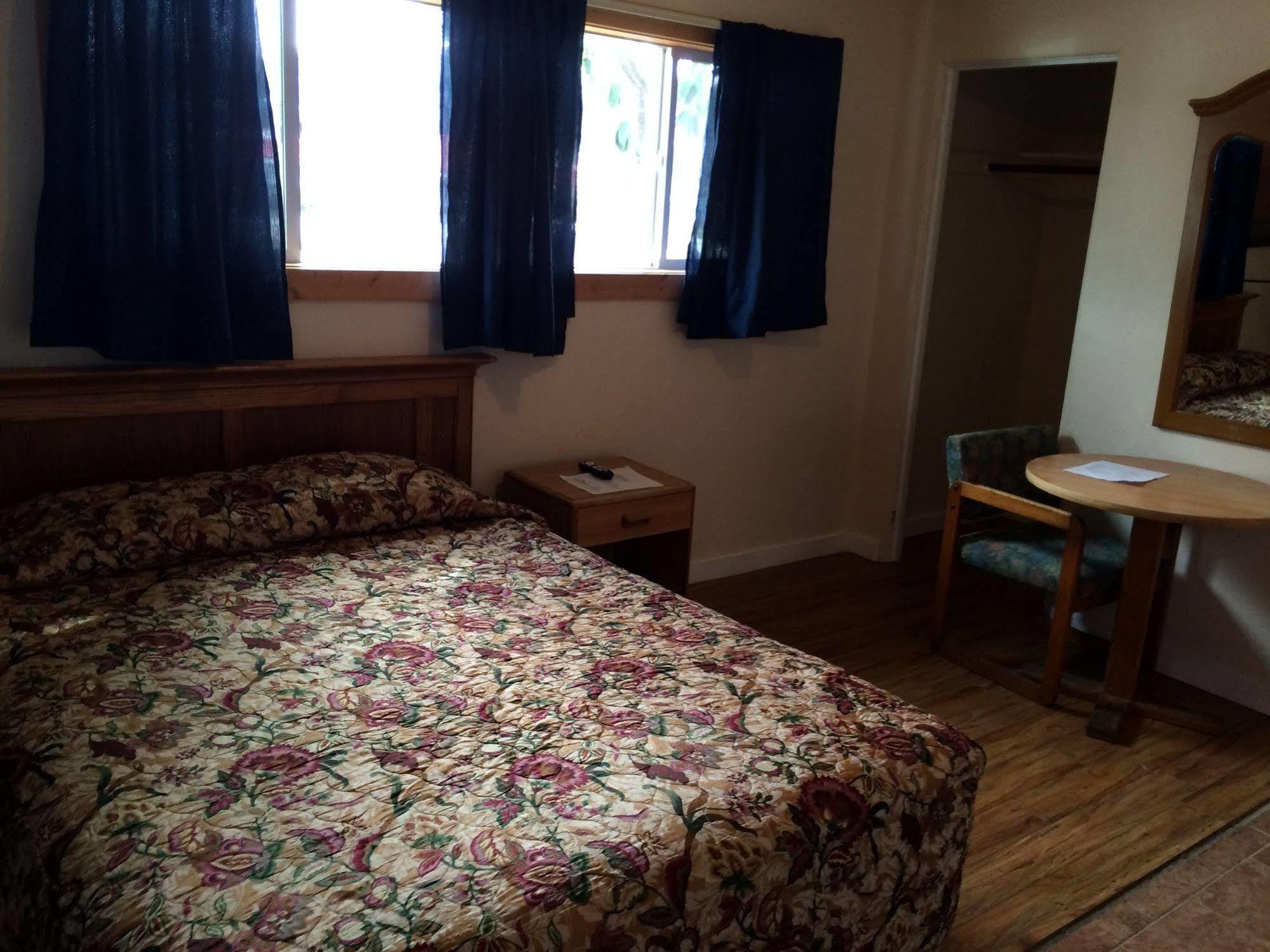 Terrace Motel Coos Bay Esterno foto