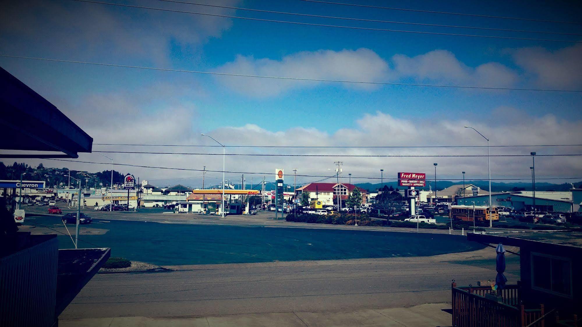 Terrace Motel Coos Bay Esterno foto